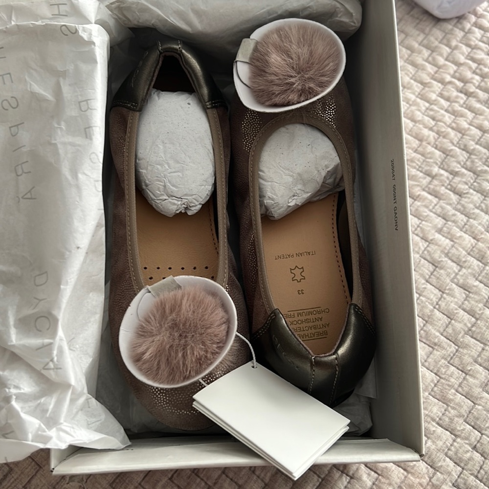 Girl’s Geox J Piuma ballerina flat size 2